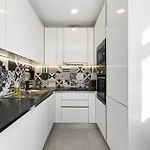 Apartment Stylish 2br With Amazing Natural Light By Soulplaces *